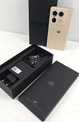 Motorola Edge 50 Ultra Nordic Wood