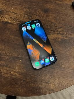 Apple iPhone 15  Mobiltelefon 128 GB Svart