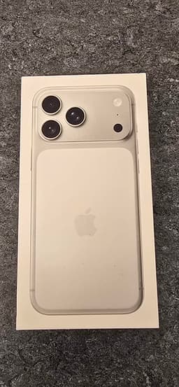 iPhone 17 pro silver
