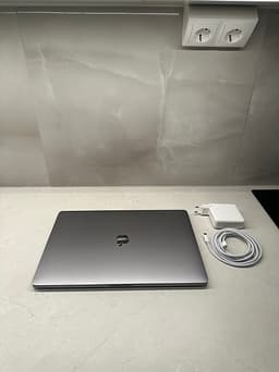 Apple Macbook Pro 16 tum 2019