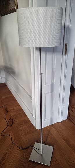 Golvlampa höj och sänkbar. (Ikea Aläng)