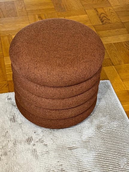 Rund puff/sittpall i orange färg