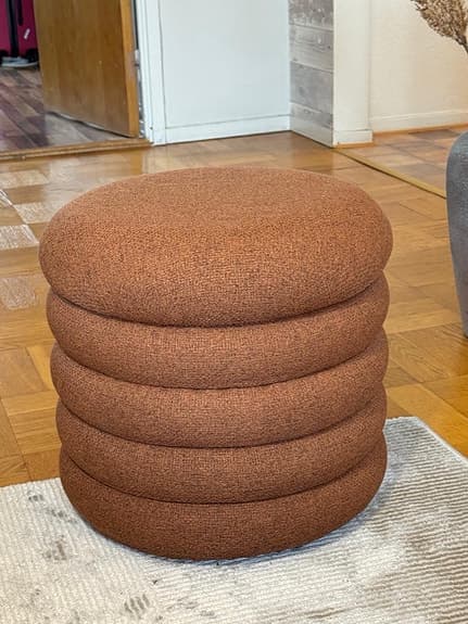 Rund puff/sittpall i orange färg