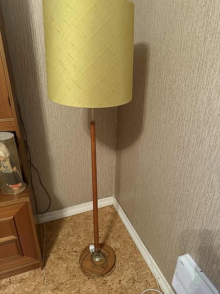 GOLVLAMPA, mässing/teak, Armaturhantverk, Tibro, 1900-talets mitt