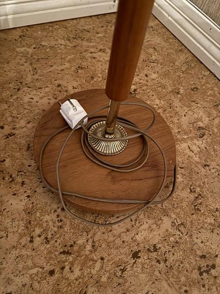 GOLVLAMPA, mässing/teak, Armaturhantverk, Tibro, 1900-talets mitt