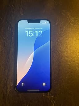 Apple iPhone 13 128 GB svart