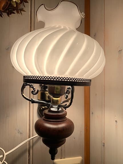 VÄGGLAMPA RETRO OANVÄND
