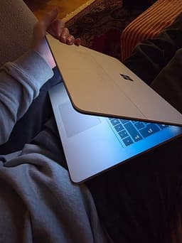 Microsoft Surface Laptop Studio 2 i toppskick!