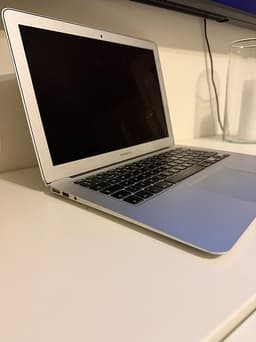 MacBook Air 13" + Adobe 2024 + Office 365