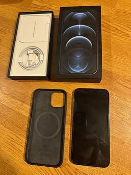 iPhone 12 Pro – 128 GB – Väldigt fint skick!