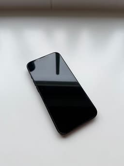 Apple iPhone 14 - 128 GB svart