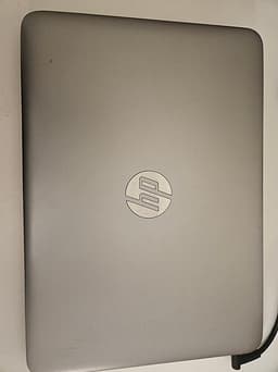HP EliteBook 820 G3 med aktiverad Windows 11