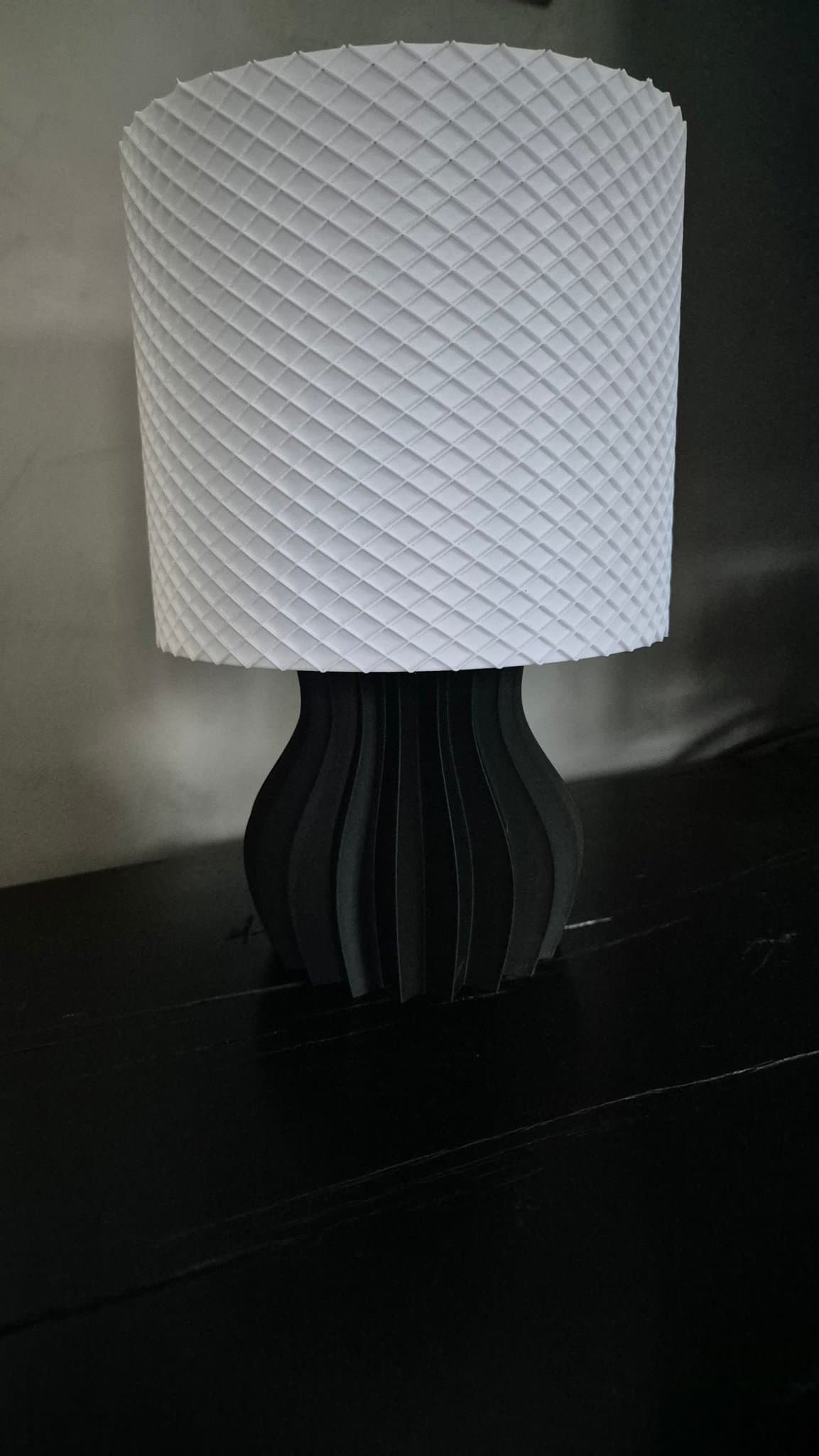3D-printad lampa – "Aura" – komplett med sladd & E14-sockel