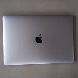 MacBook Pro 13” (M2, 2022) – 8GB RAM / 256GB SSD