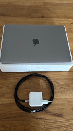 MacBook Air M1 (2020) 13" Retina, 8 GB RAM, 256 GB SSD
