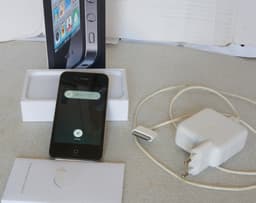 iPhone 4 512MB 16GB svart - Fint skick