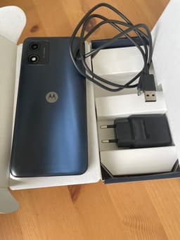 Motorola Mobiltelefon moto e13 2-64gb