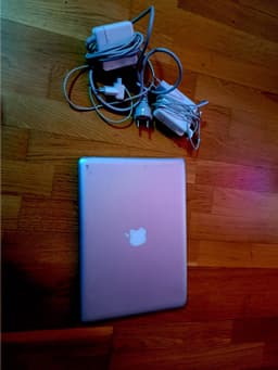 Defeckt MacBook pro A1278, 2 st laddare följer med