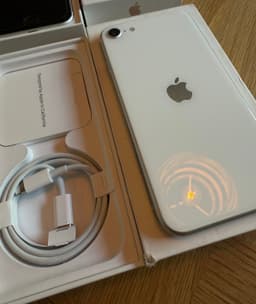 Auktion #1 - iPhone SE 64GB, 2020 Silver - Absolut Nyskick 100% batterihälsa