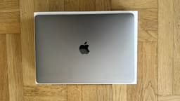 MacBook Air M1 – 8 GB RAM, 256 GB SSD – Bra skick!