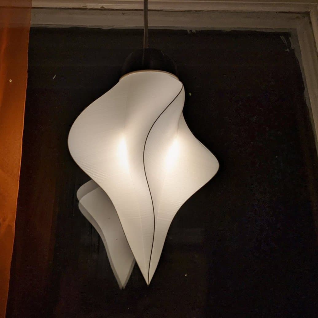 Fin fönsterlampa "Turbulence", vit