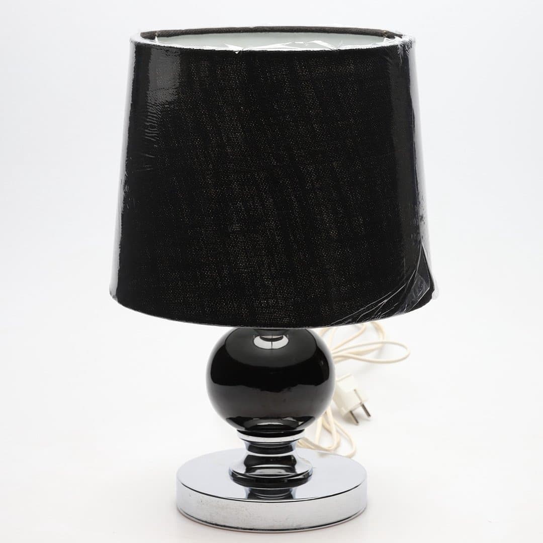 BORDSLAMPA FÖRKROMAD METALL. ART DECO STIL.