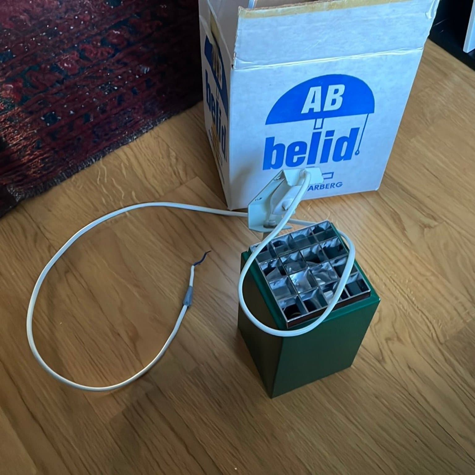 Två Belid lampor