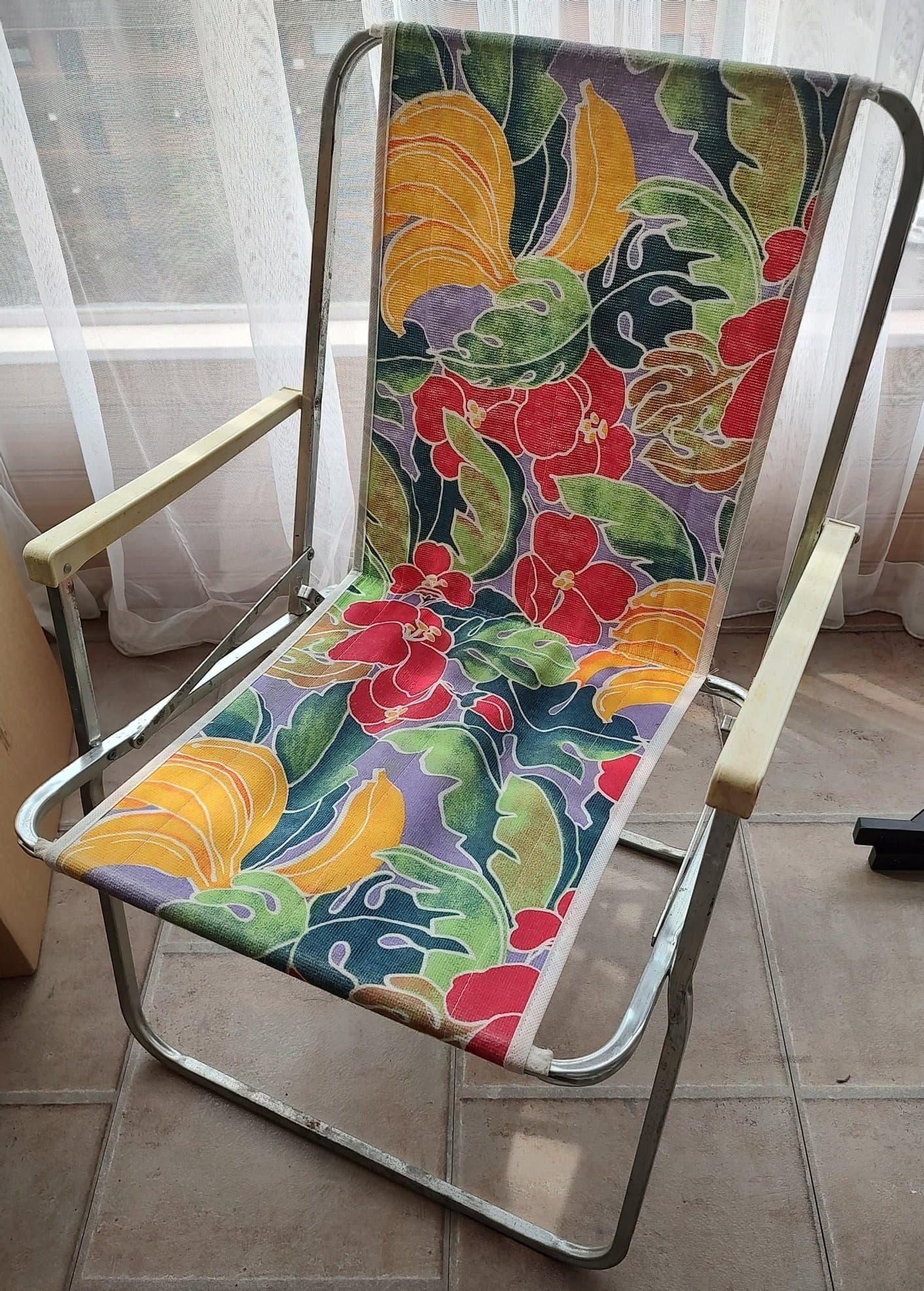Retro Fällstol med Blommigt Mönster