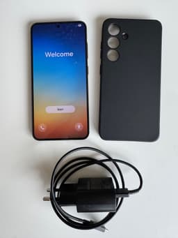 Samsung Galaxy S24 svart, med skal och laddare