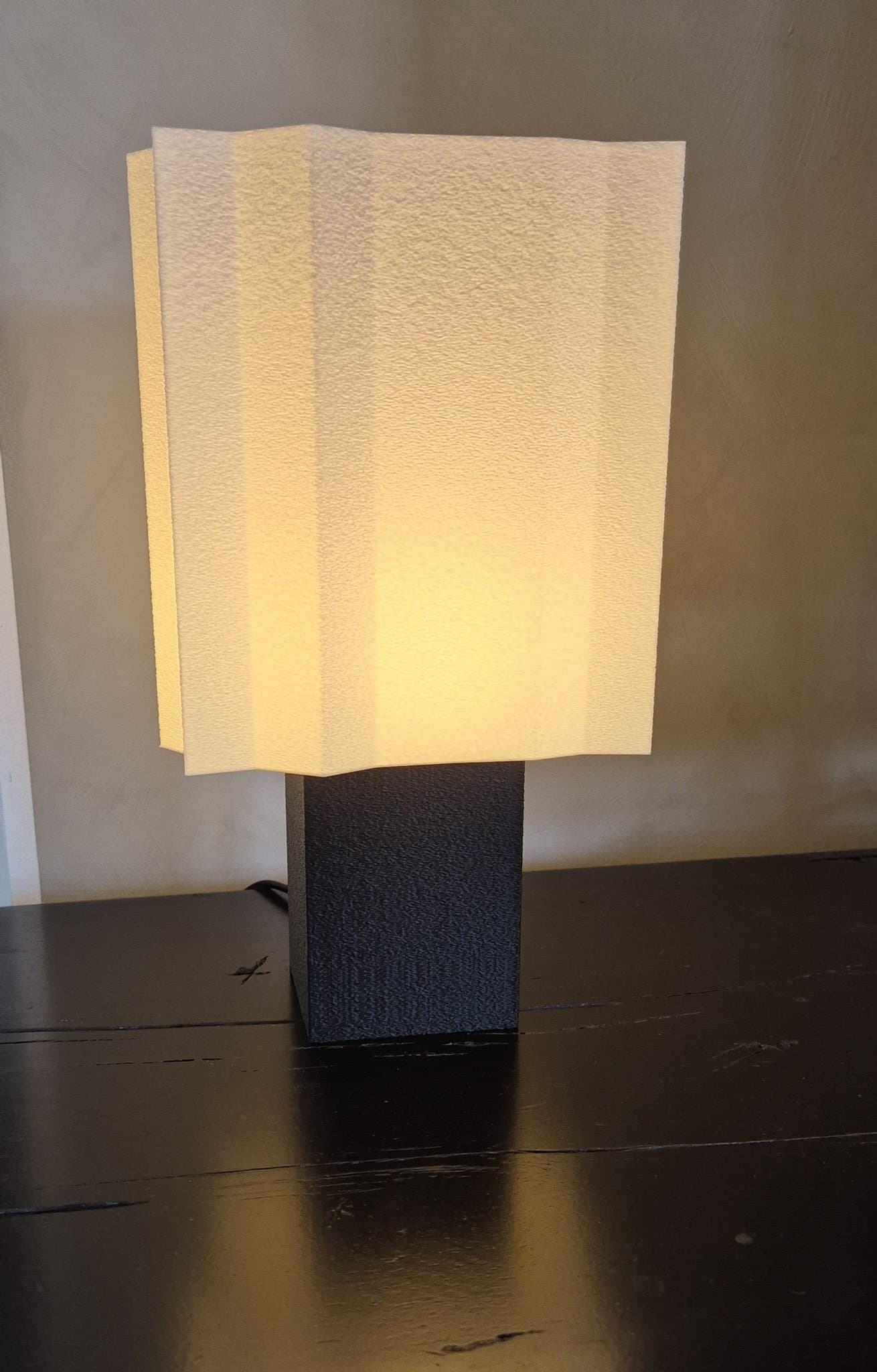 3D-printad lampa – "Stria" – komplett med sladd & E14-sockel