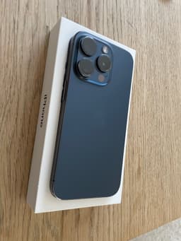 Apple iPhone 15 PRO 128GB Spräckt skärm