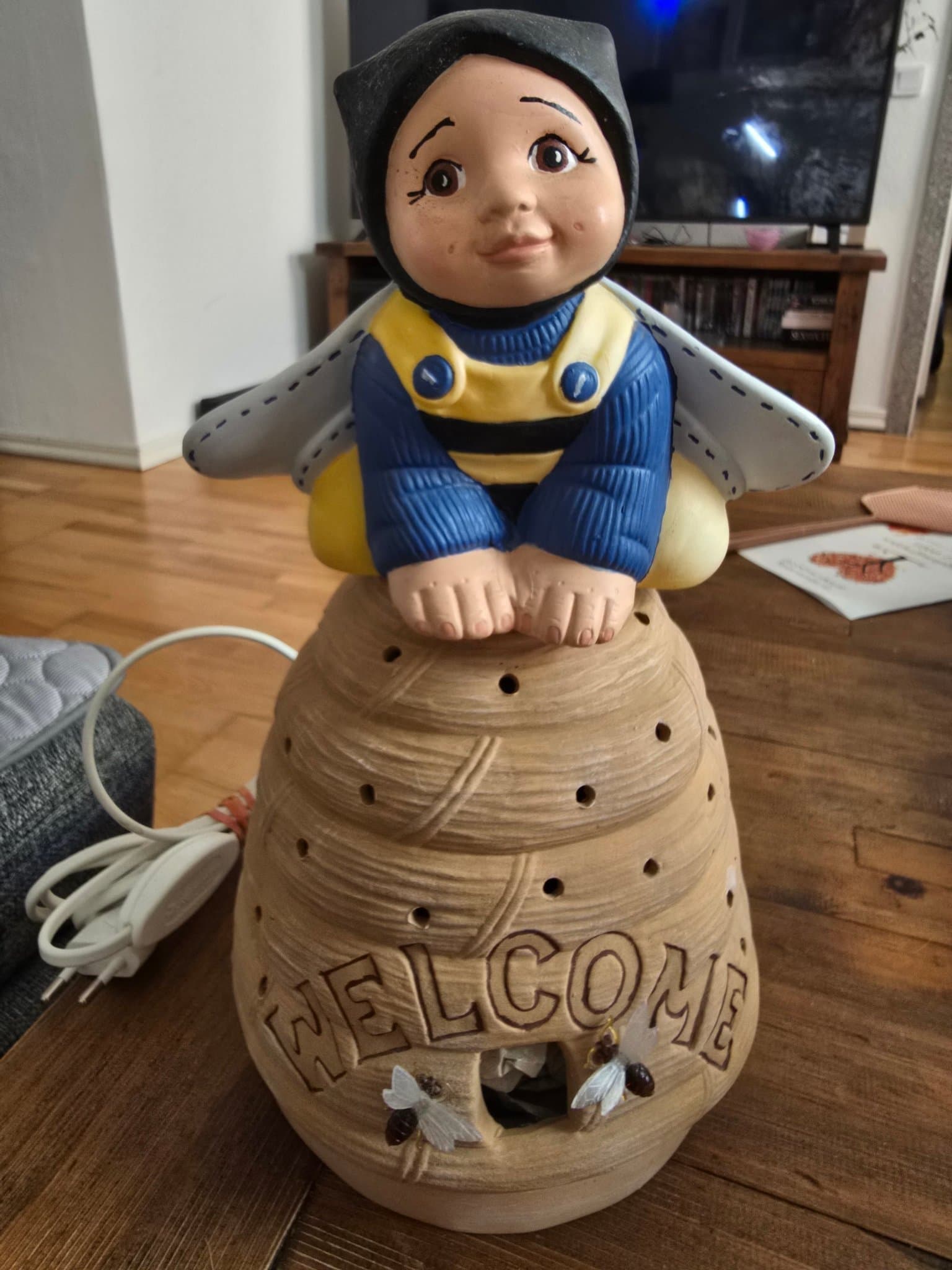 Dekorativ Belysning - Bikupa med Figur