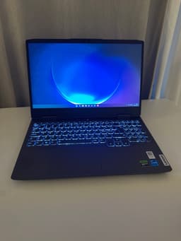 Lenovo LOQ Bärbar Dator
