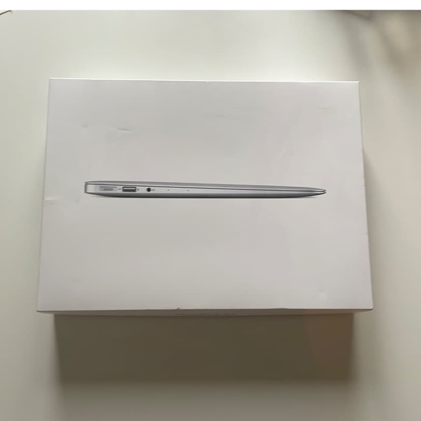Apple MacBook Air 13" (2022)