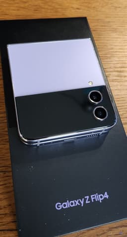 Samsung Galaxy Z Flip 4