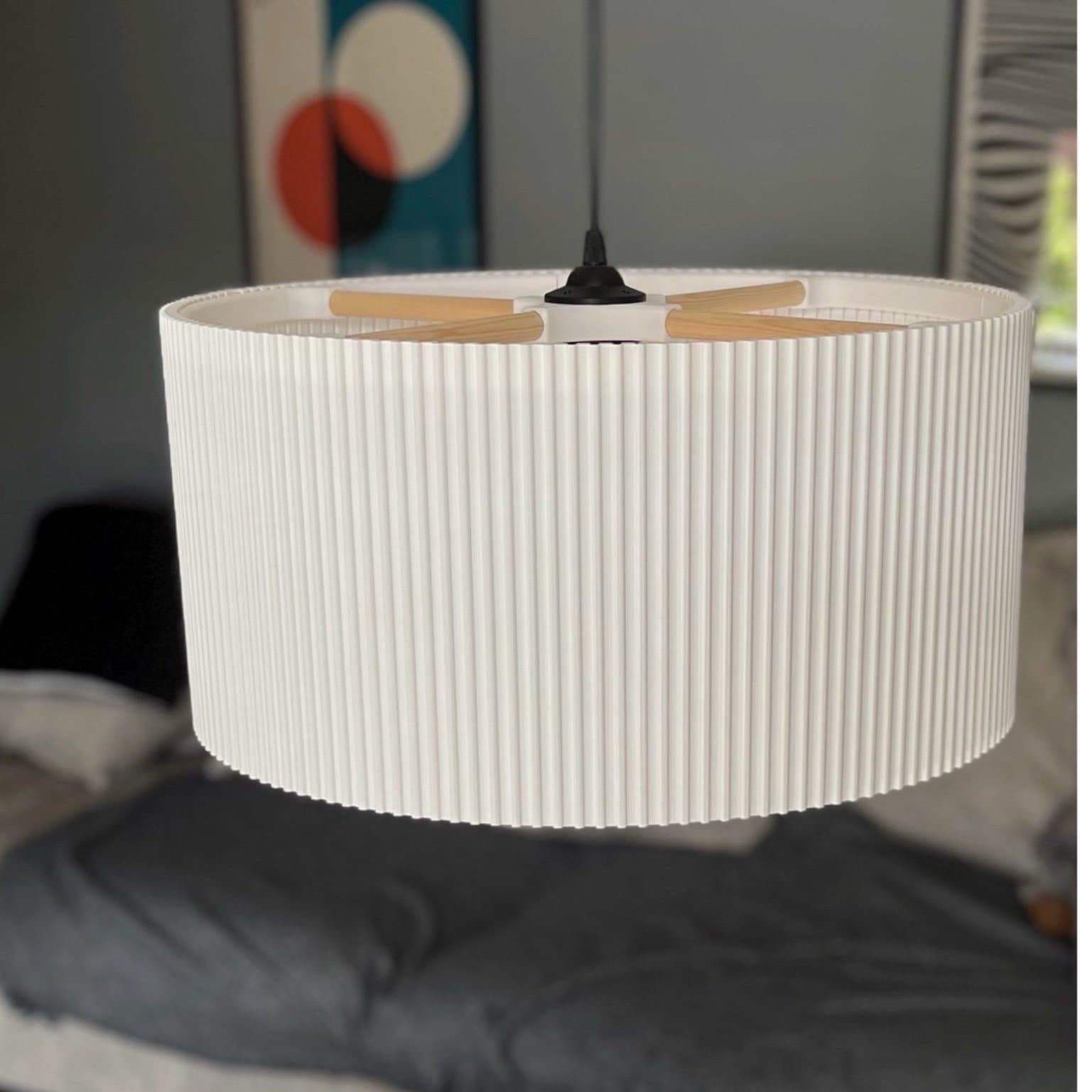 Taklampa med ribbad/plisserad skärm