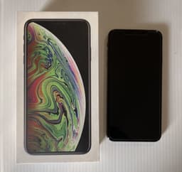 iPhone XS Max 64GB , 77% Battery percentage.