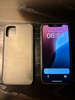 iPhone 11 64 GB 61 % batteri