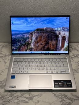 Acer Swift 3 - OLED - I5-12450h - 16GB Ram - 512GB M2 SSD
