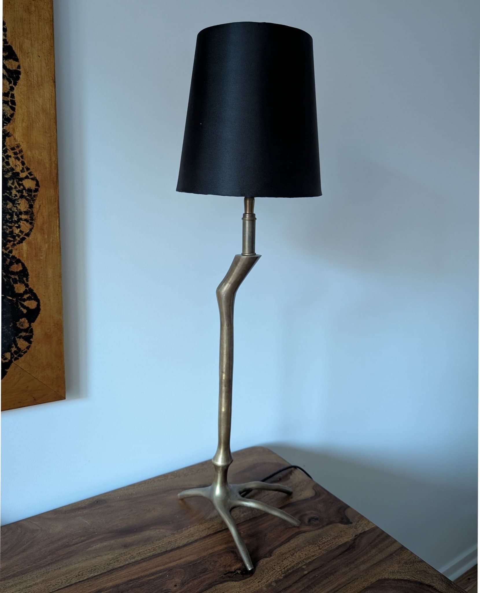 Snygg lampa med fågelfot från Eichholtz