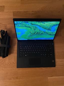 Dell 7390 Pekskärm i5-7300U 8GB 256SSD