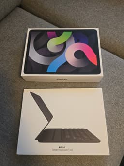 iPad Air 4th Gen Wifi + Cellular with Smart Keyboard Folio