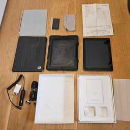 iPad Wi-Fi 16GB - Svart + massa tillbehör