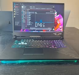 Gaming ASU’s rog strix G712LWS