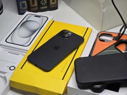 iPhone 15 128gb 86% med kvitto och Ringke caseborne skal