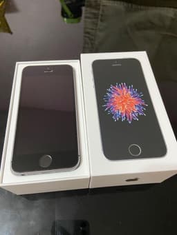 Förslåpris/köpnu US Edition iPhone SE 128gb + rHinosSHIELD skydd tillbehör