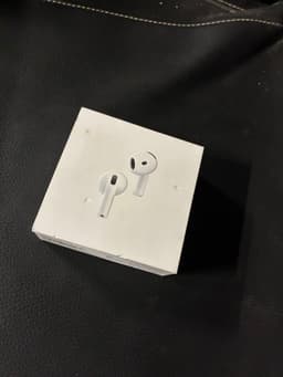 Apple AirPods 4