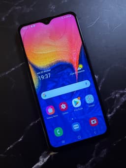 Samsung Galaxy A10 i nyskick