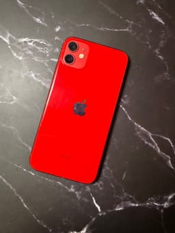 iPhone 11 röd - jättefint skick