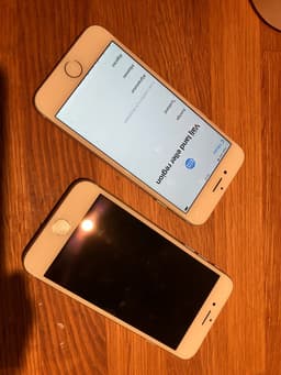 Två iPhone 7 i paket